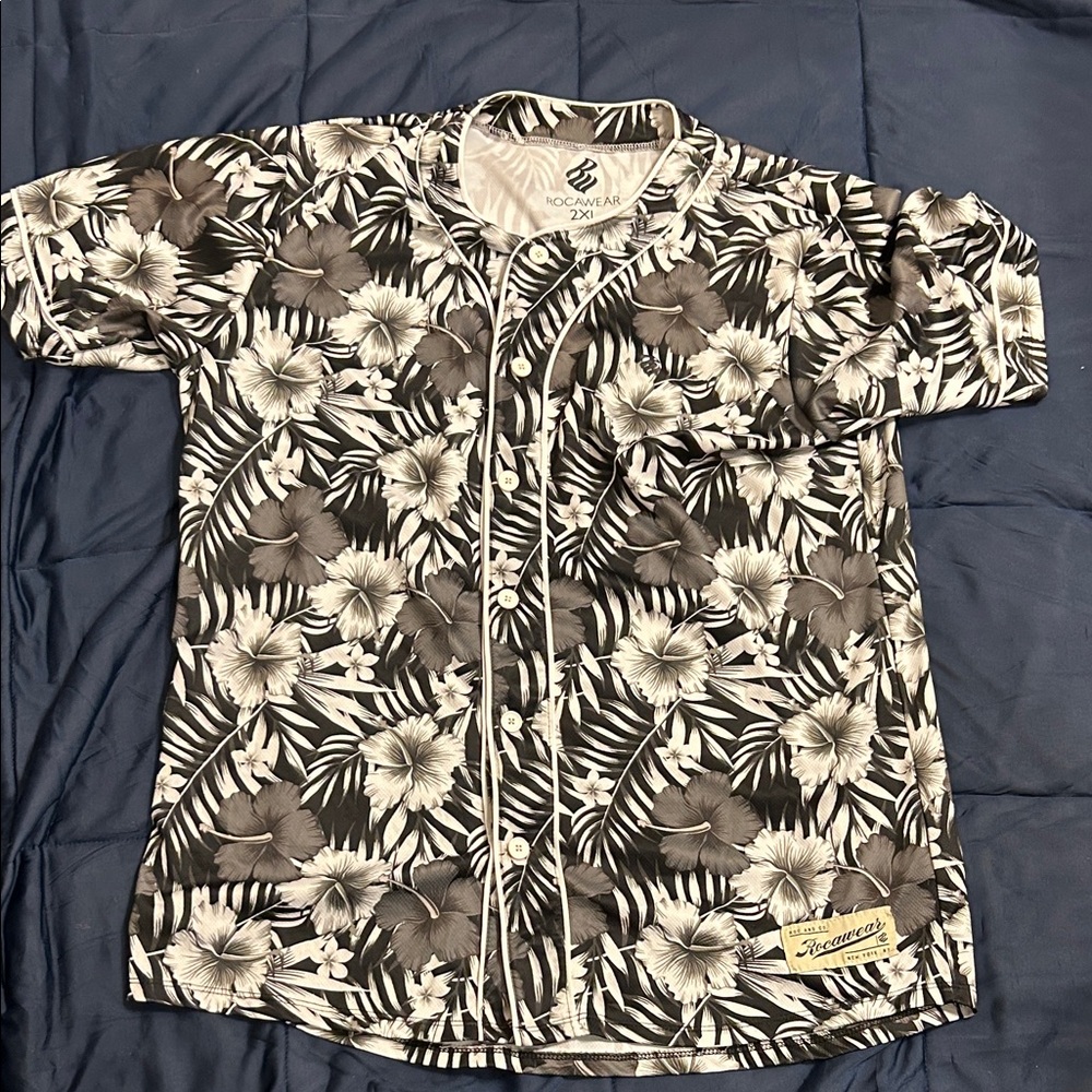 Rocawear Tropical Black and White Floral Men's Shirt